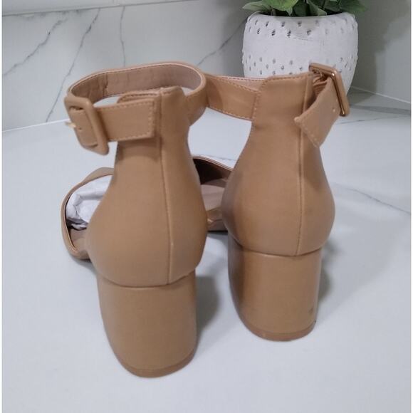 [D104] DREAM PAIRS Pointed Toe Chunky Mid Heel Pumps, Size 7.5 - Picture 5 of 8